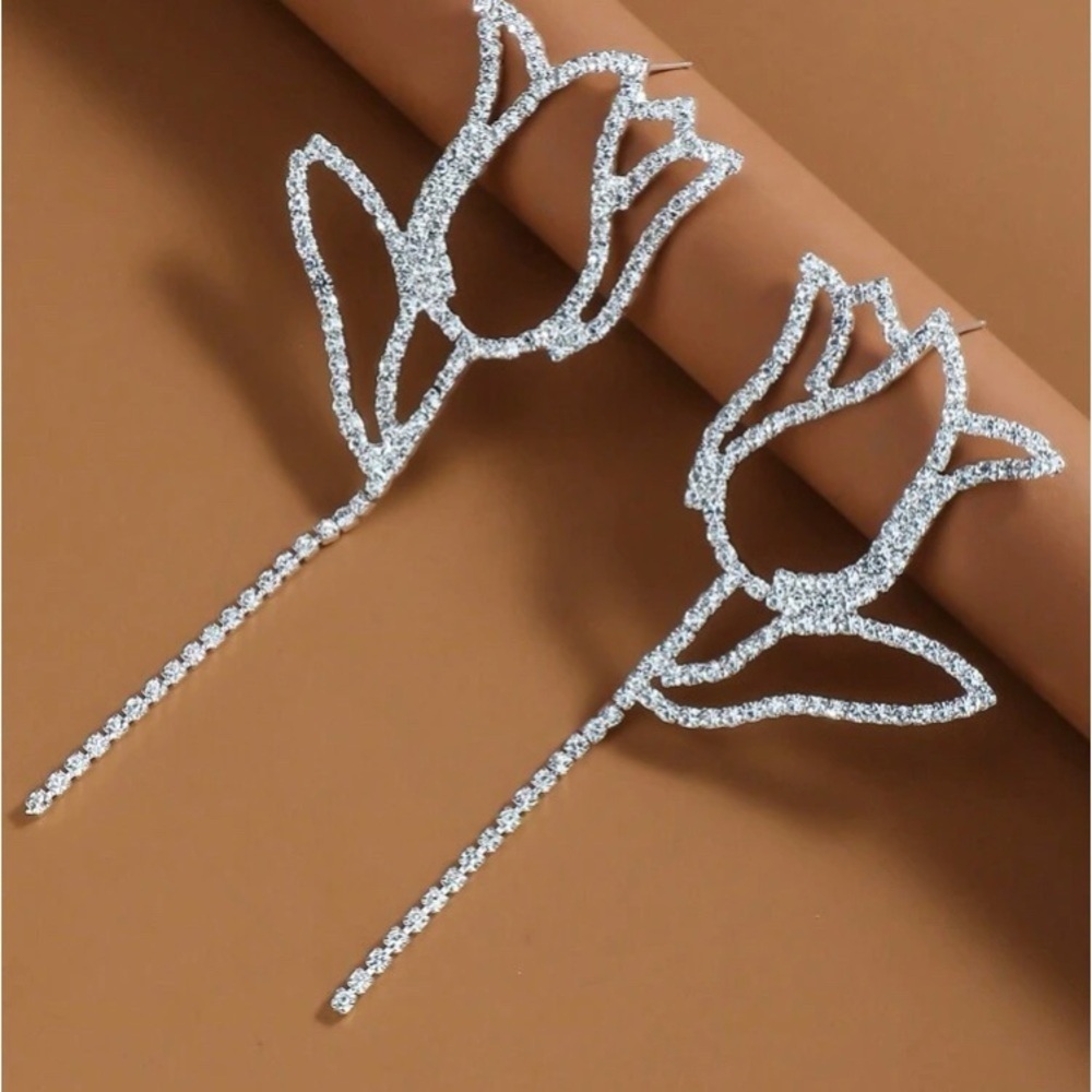 Beautiful Rhinestone Tulip Earrings - Picture 2 of 4